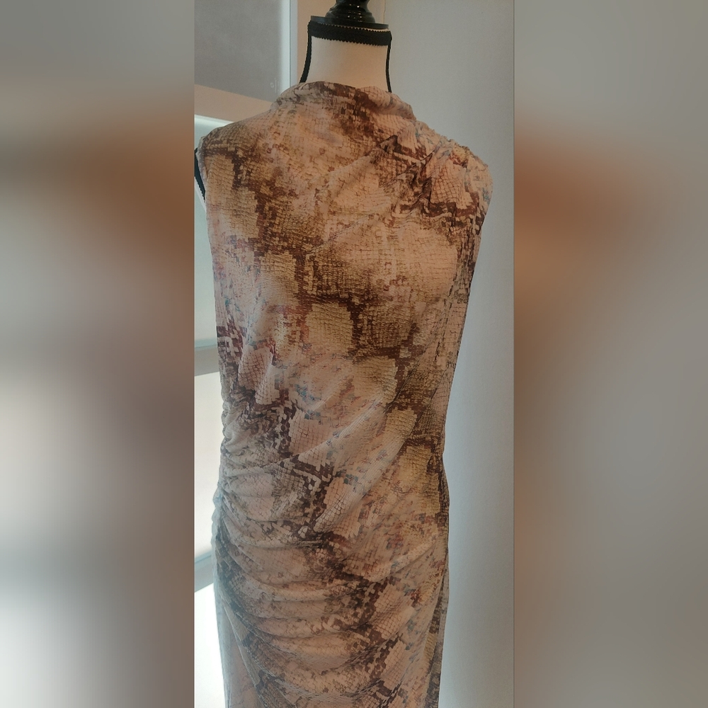 Guess Long Sleeve Brown and Tan Dress - Picture 2 of 6